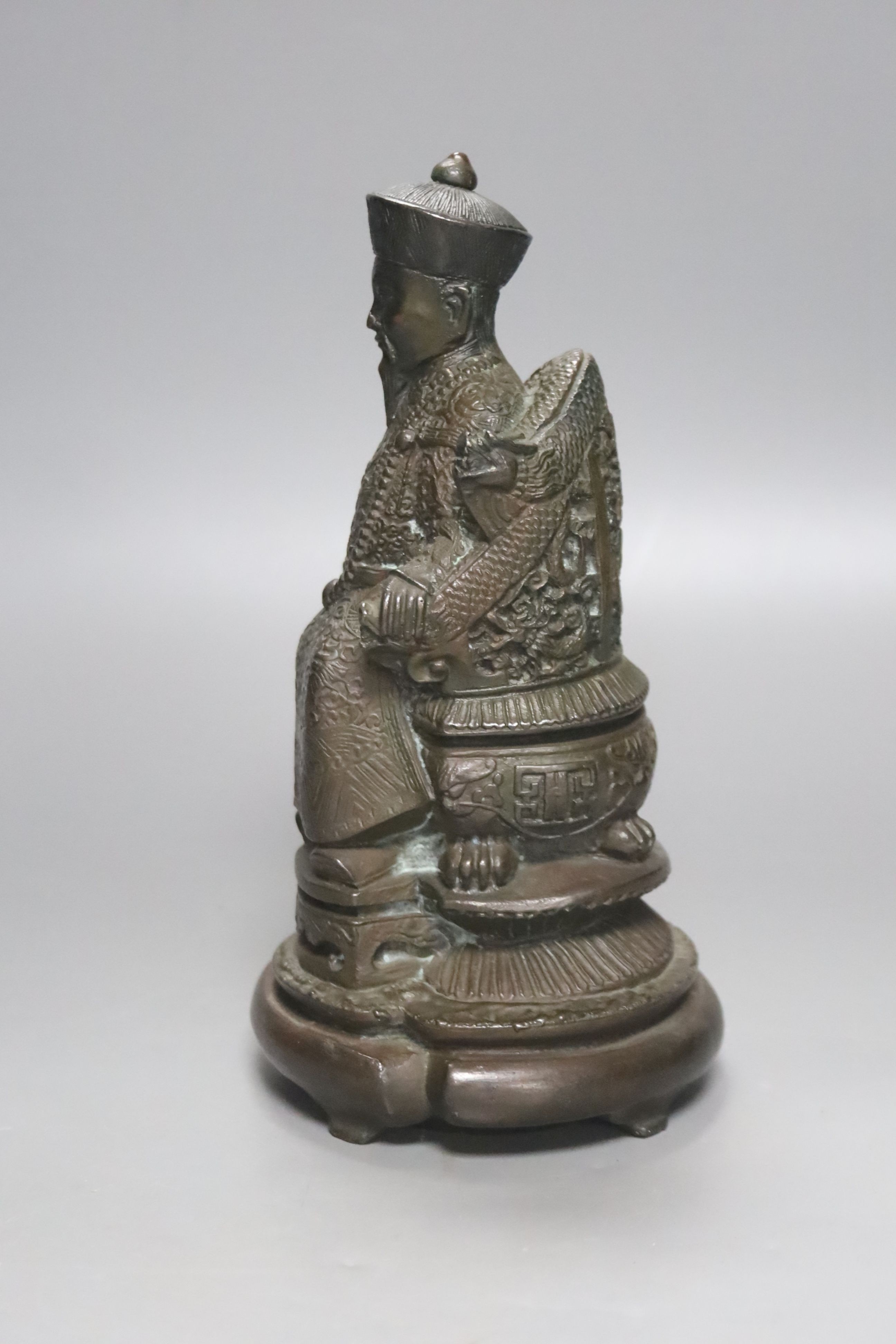 A Chinese bronze figure of an Emperor, height 21cm